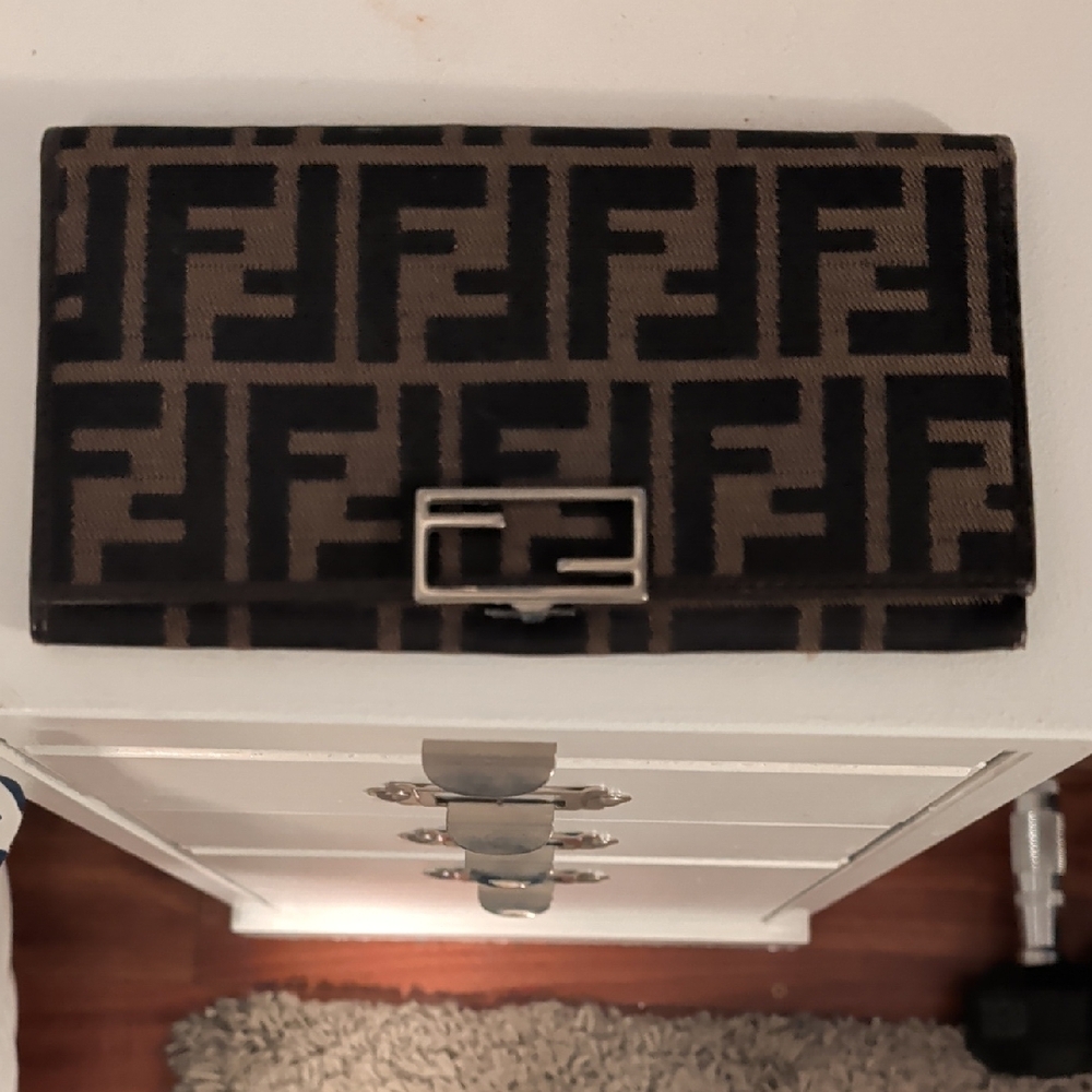 Fendi Black and Brown Logo Clutch - Picture 8 of 8